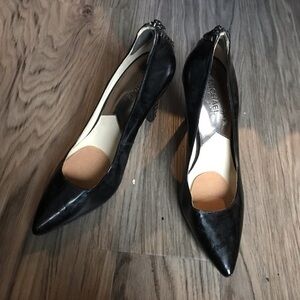 MICHAEL Micheal Kors Studded‎ zipper Patent Pumps